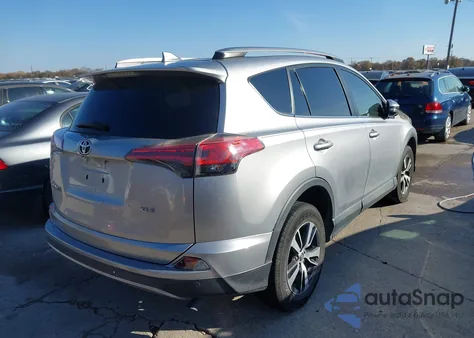 2017 Toyota Rav4 Xle z USA, uszkodzony, nr VIN 2T3WFREV8HW346760